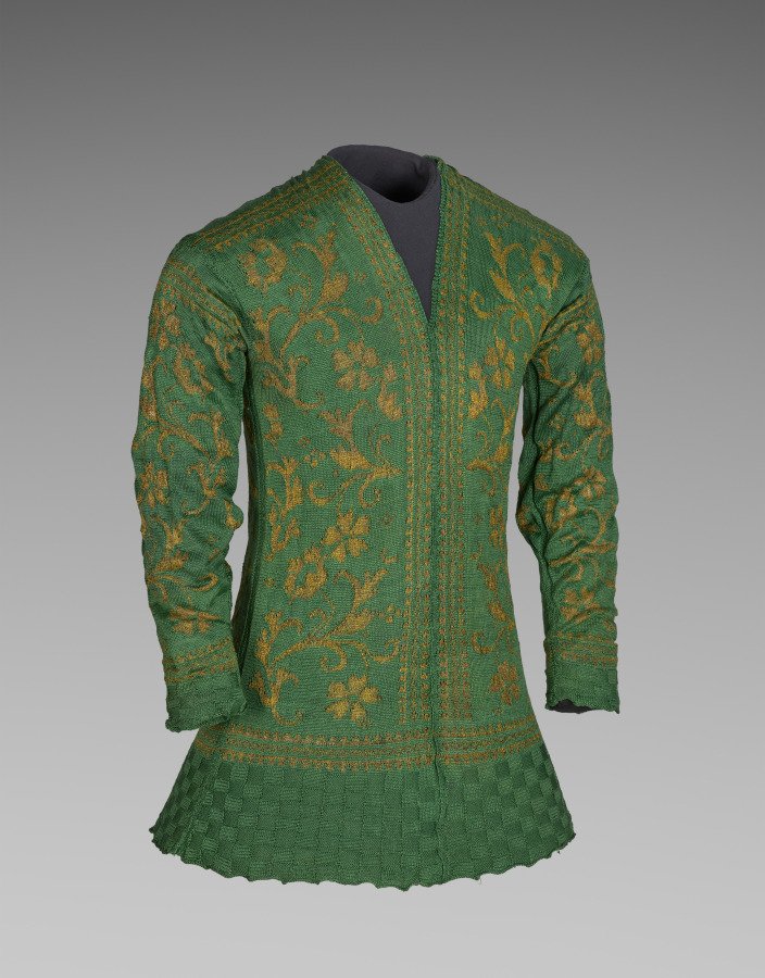 Seventeenth-century silk knitted jacket at the Cleveland Museum of Art, view 3