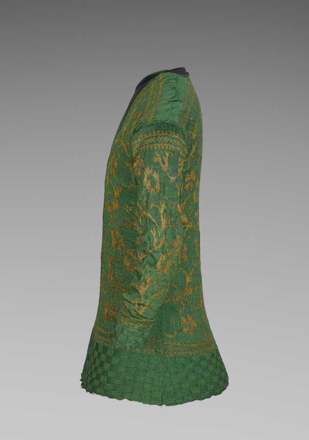 Seventeenth-century silk knitted jacket at the Cleveland Museum of Art, view 5