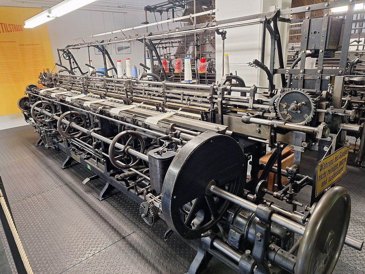 Japan’s Automatic Glove-Knitting Machine: Reading the 1964 Shima Seiki Record