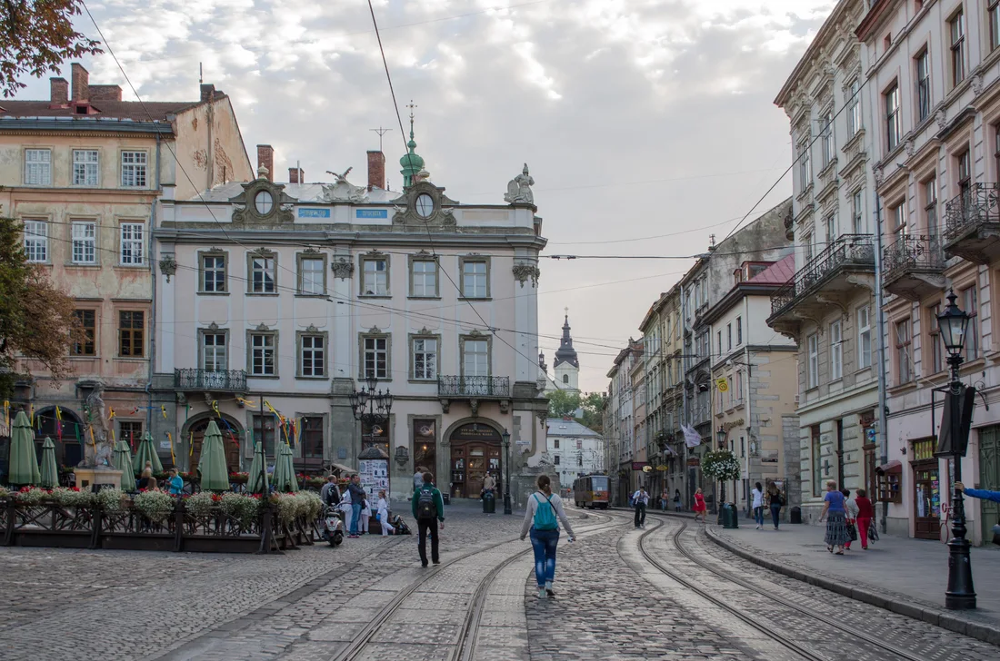 Dodo Socks and Rubizhne: Rebuilding Knitting Production in Lviv